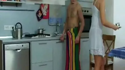 Crnka s film porno download gratis nevjerojatnim tijelom sisa ruski kurac