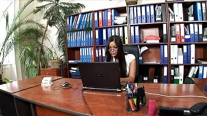 Dječak je jebao milf sex video fete u obrijanoj pički