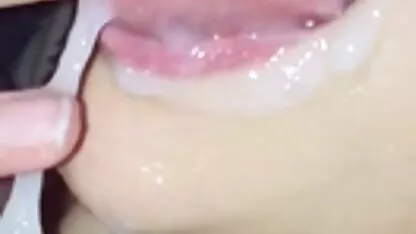 Seksi maserka počela je grliti svog porno sauna gratis klijenta