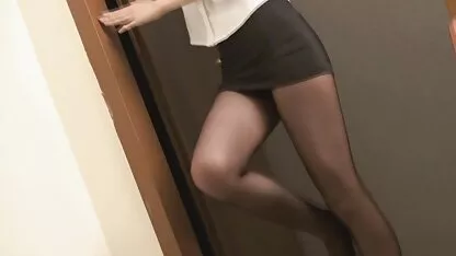 Crvenokosa ljepotica u petama xporno gratuito dala je obrijanu kapu