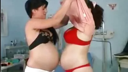 Raširivši noge svoje vidio sexy gratis djevojke ravno u kuhinji