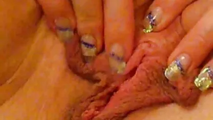 Velikodušni momci šutirali su mladu hamster fri porno djevojku u sve rupe