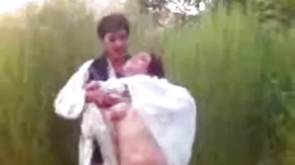 Udaranje mladog tinejdžera penisom u gratis sex fim rupu