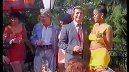 Spektakularno fisting s ukusnom damom porno gratis sauna u naočalama