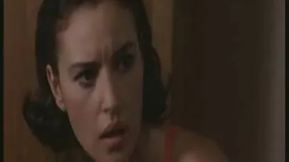 Mladi par miluje po seks gratis film svom krevetu