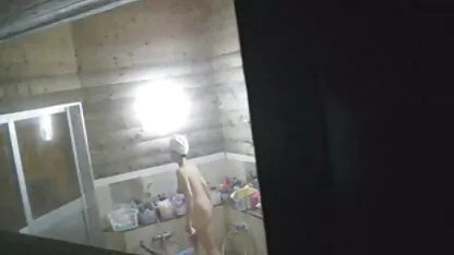 Prsata pornofilms free smeđe kose jebala ga je prijateljica svog dečka ispred momka