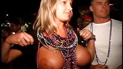 Troje mladića s dva čvora kraj pornofilms free bazena