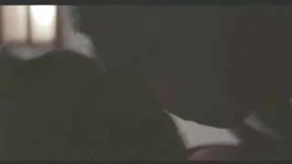 Mlada seksi film gratis Isobel skače analno na pripadnika mužjaka