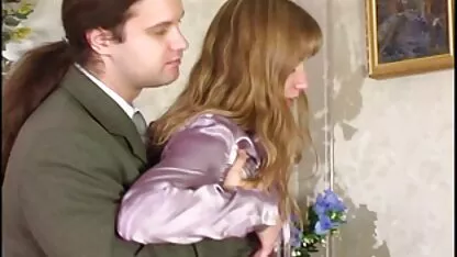 Nezadovoljna kurva jebala se u dva debla gratissexfilm