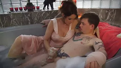 Slatki momak jebao gratisporno film je iskusno drolja u dupe