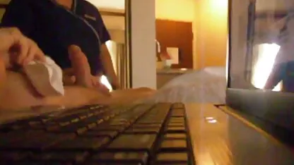 Party-goer filmexxx anal jebe djevojku u klupskom WC-u