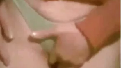Kučka porno marocain gratis prstenjajući kurac svog ljubimca