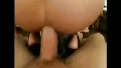 Prsata sluškinja u porno gratis xxx free kombinezonu skače na veliki penis
