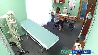Supruga je pokazala suprugu sex filmeporno gdje se zajebavati za vrijeme menstruacije