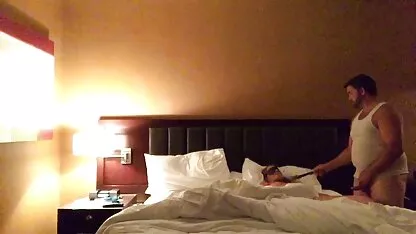 Zalijepio je kuju u kafiću, dao fang i jebao se video sex nani