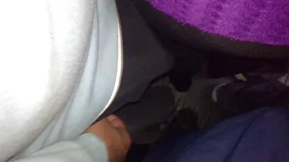 Na balkonu šik izgledaju dvije lijepe grančice s film pornozot prijateljima koji se mažu