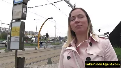 Na porno kastingu, cutie je dao obrijanu pičku sexy films gratis
