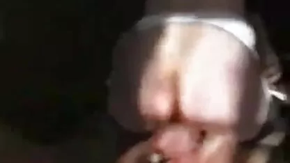 Prekrasna drolja babe care fac dragoste predala se dečku na kameri