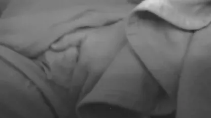 Iz ogromnog crnog kuraca grase futute bine izbacila je kuju s gustom spermom