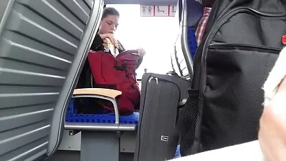 Ljubazni Monroe pokazuje gole čari grase futute bine